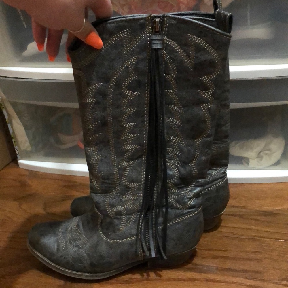 gray-blue fringe cowboy boots